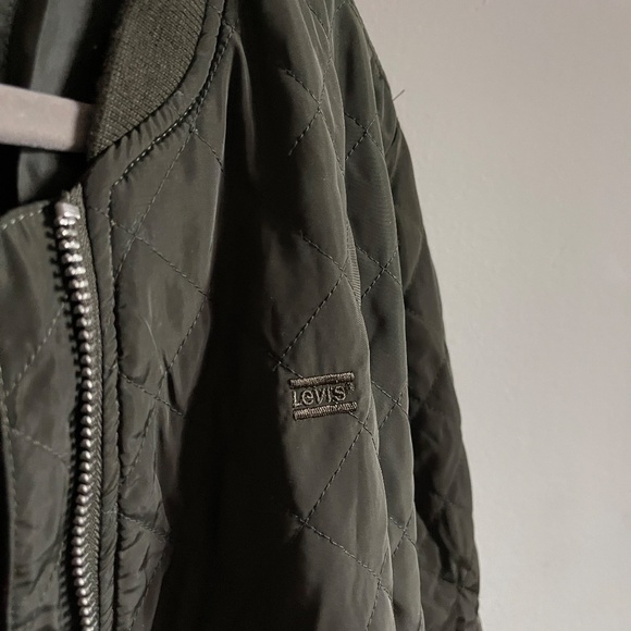Levi's Women's Diamond Quilted Bomber Jacket Size L - Picture 5 of 6